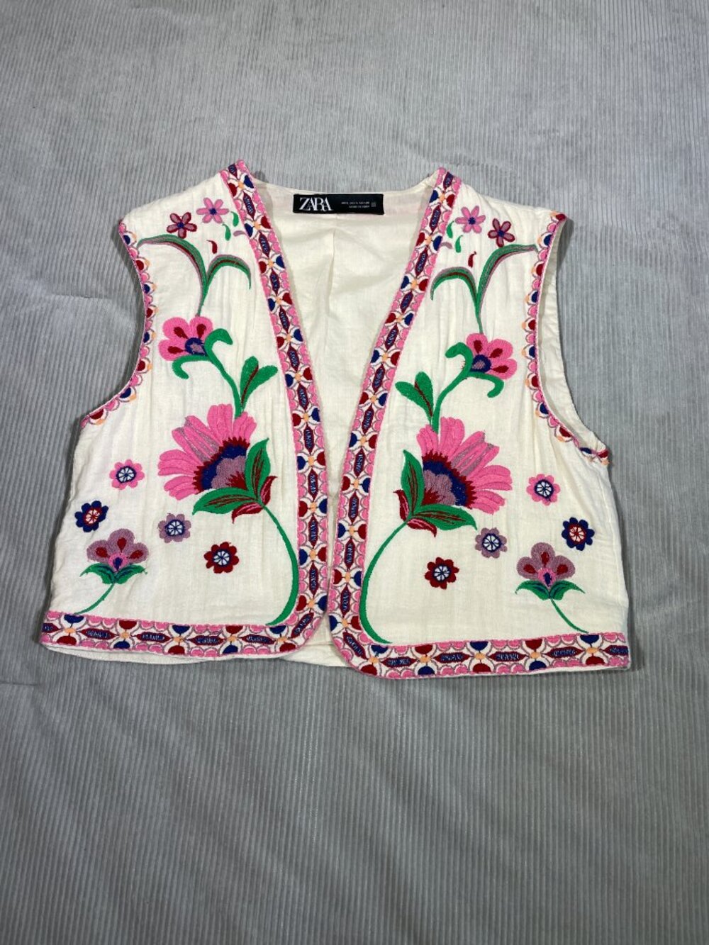 Zara Floral Embroidered Vest White Cotton Boho Festival Waistcoat Size Small - Picture 3 of 10